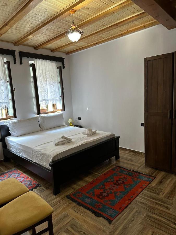 Guest House Iljesa Берат Екстериор снимка