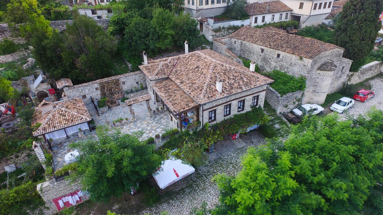 Guest House Iljesa Берат Екстериор снимка