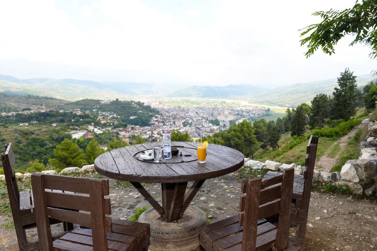 Guest House Iljesa Берат Екстериор снимка