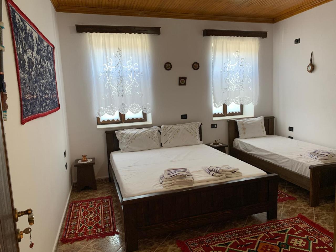 Guest House Iljesa Берат Екстериор снимка