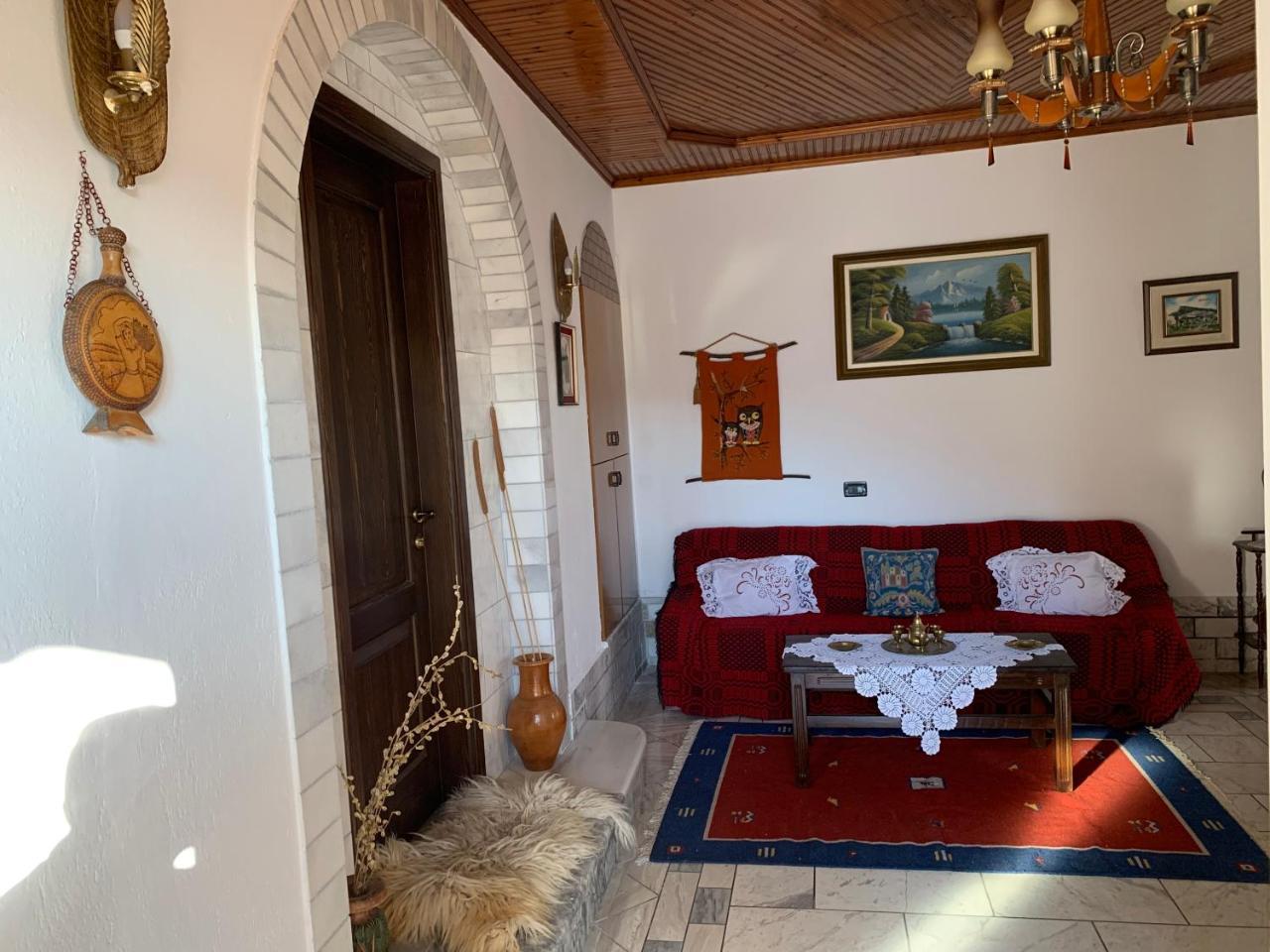 Guest House Iljesa Берат Екстериор снимка